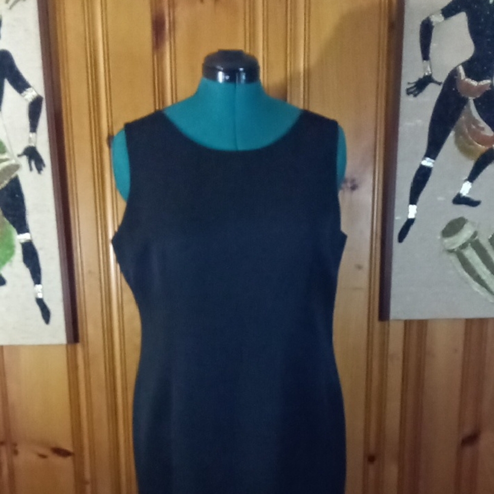 Evan Picone Classic Black Midi Dress